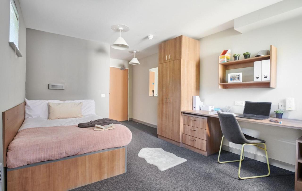 For Students Only The Northfield Exeter Extérieur photo