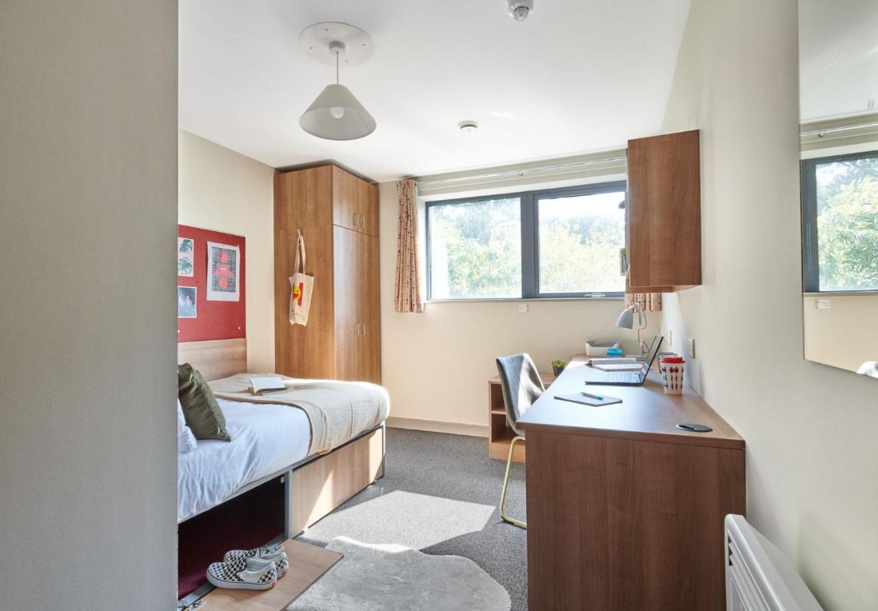 For Students Only The Northfield Exeter Extérieur photo